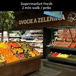 Apartment S8 Luxury Oldtown - Foodstore, Crib, Babychair, Netflix, Pc Screen, Unlimmusic *