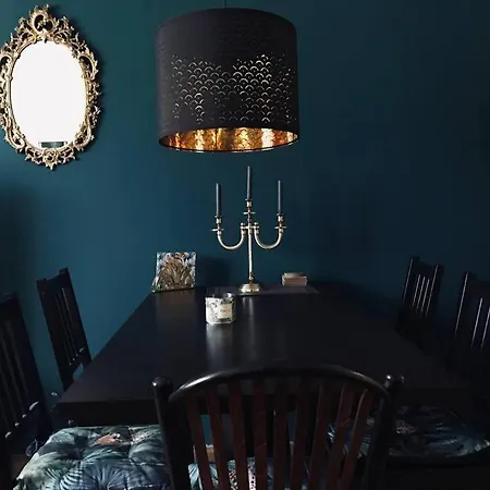 شقة S8 Luxury 2 Oldtown - Foodstore, Crib, Babychair, Netflix, Pc Screen, Unlimmusic *