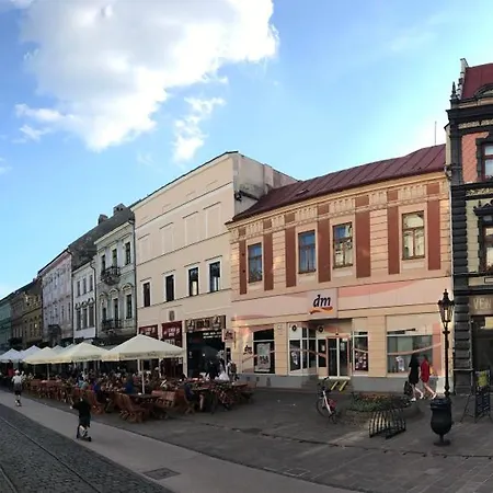 S8 Luxury Oldtown Apartment - Foodstore, Crib, Babychair, Netflix, Pc Screen, Unlimmusic Apartamento Košice