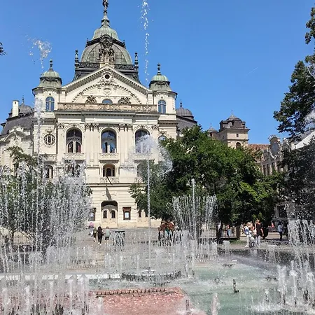 S8 Luxury Oldtown: Family-friendly With Entertainment * Kosice