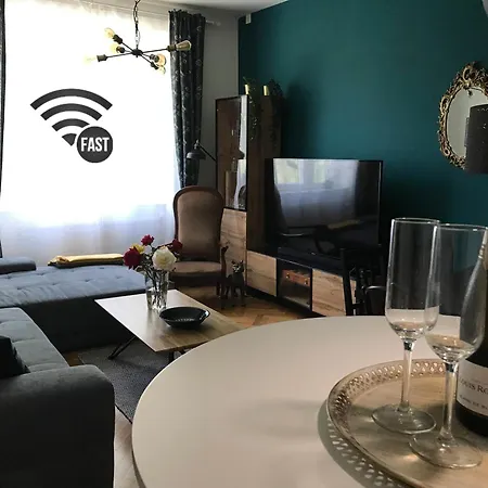 S8 Luxury Oldtown: Family-friendly With Entertainment Kosice